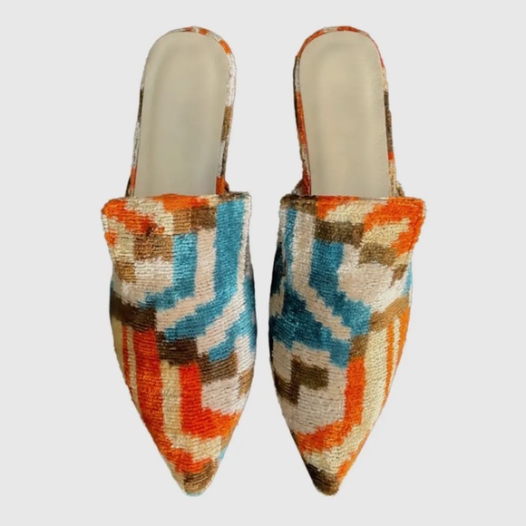 Silk Velvet Ikat Pointed Toe Slides – Size 8 – Made in Turkey (New)